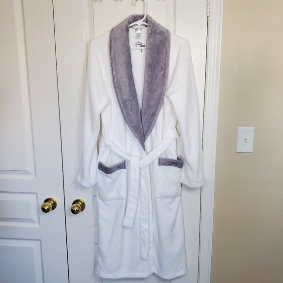 Claudel Soft Plush Spa Robe White with Gray Trim Size M - Picture 4 of 5